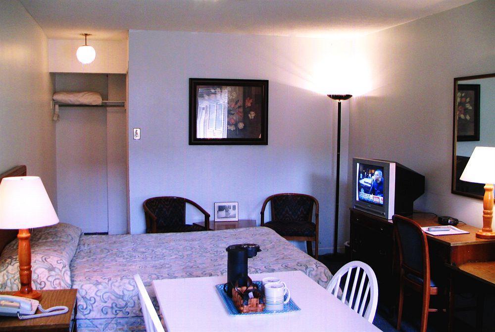Lake City Motel Дартмут Экстерьер фото