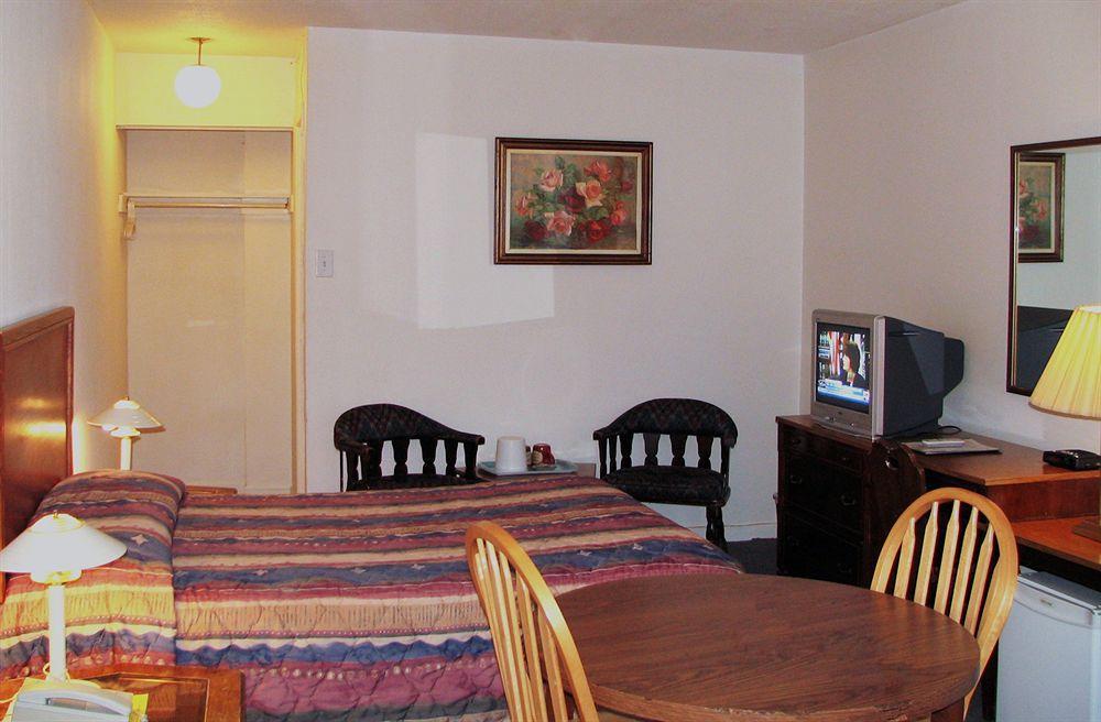 Lake City Motel Дартмут Экстерьер фото