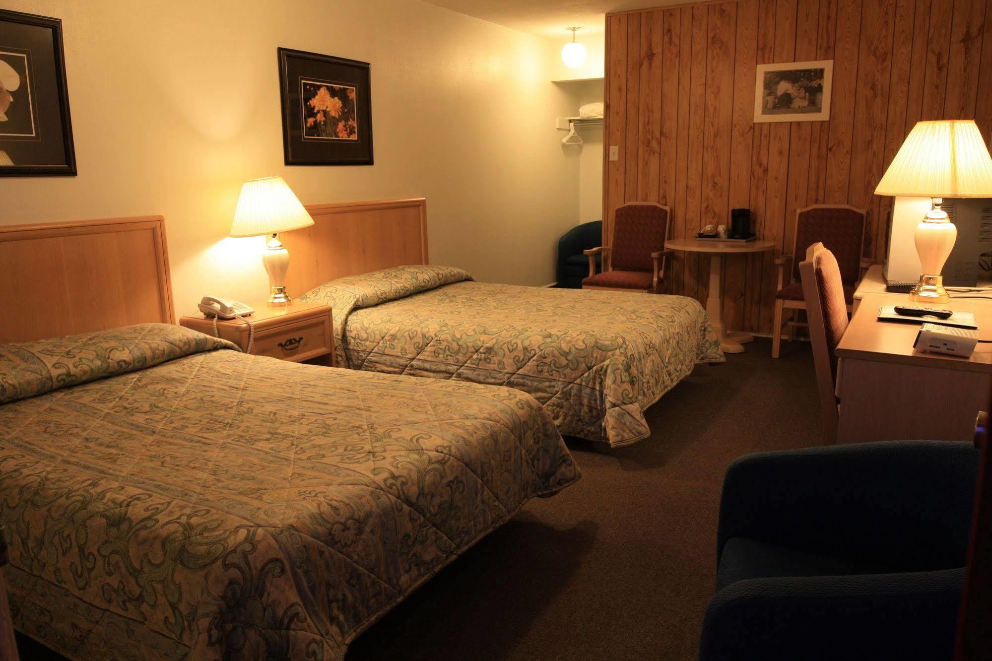 Lake City Motel Дартмут Экстерьер фото