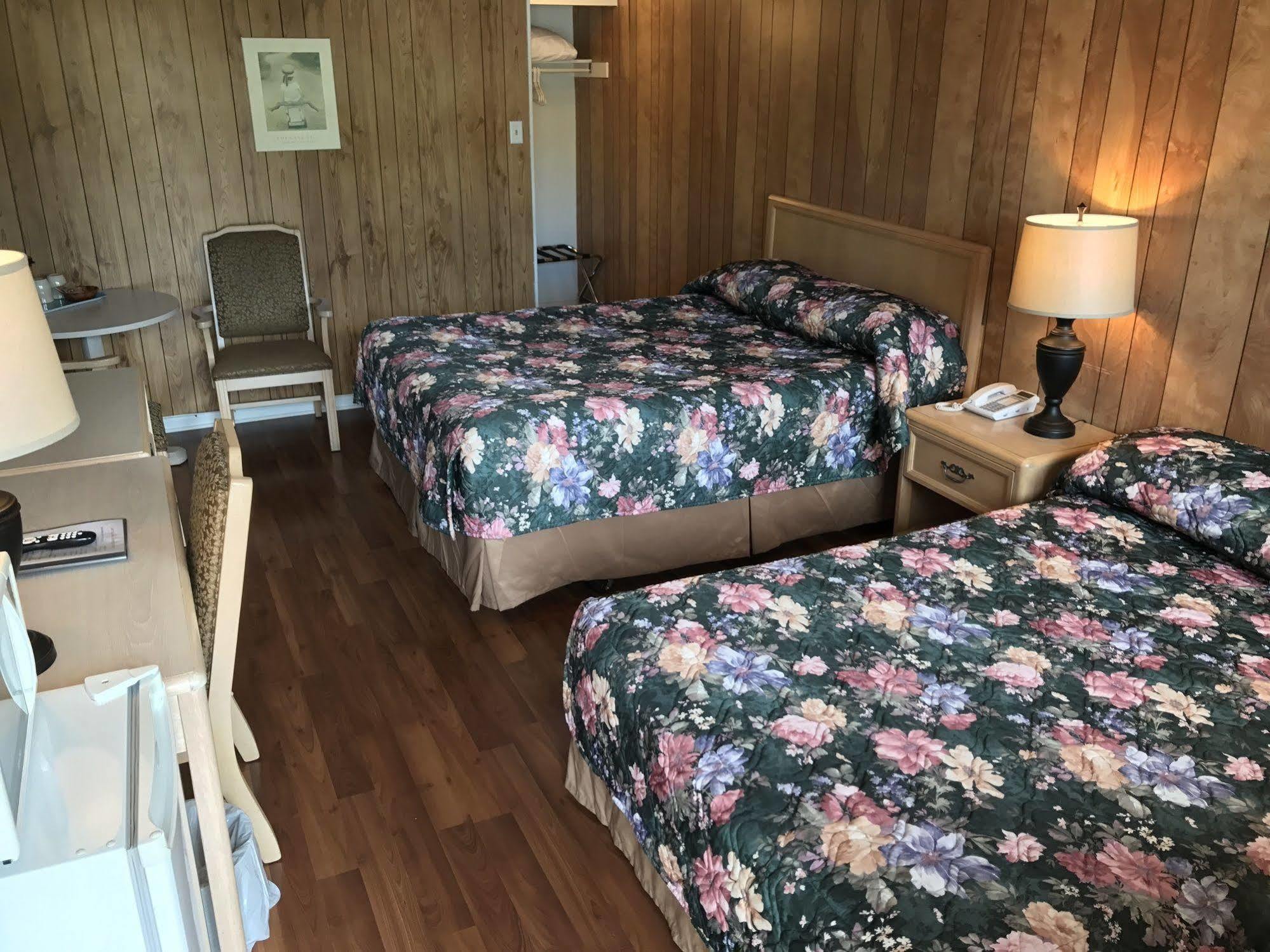 Lake City Motel Дартмут Экстерьер фото