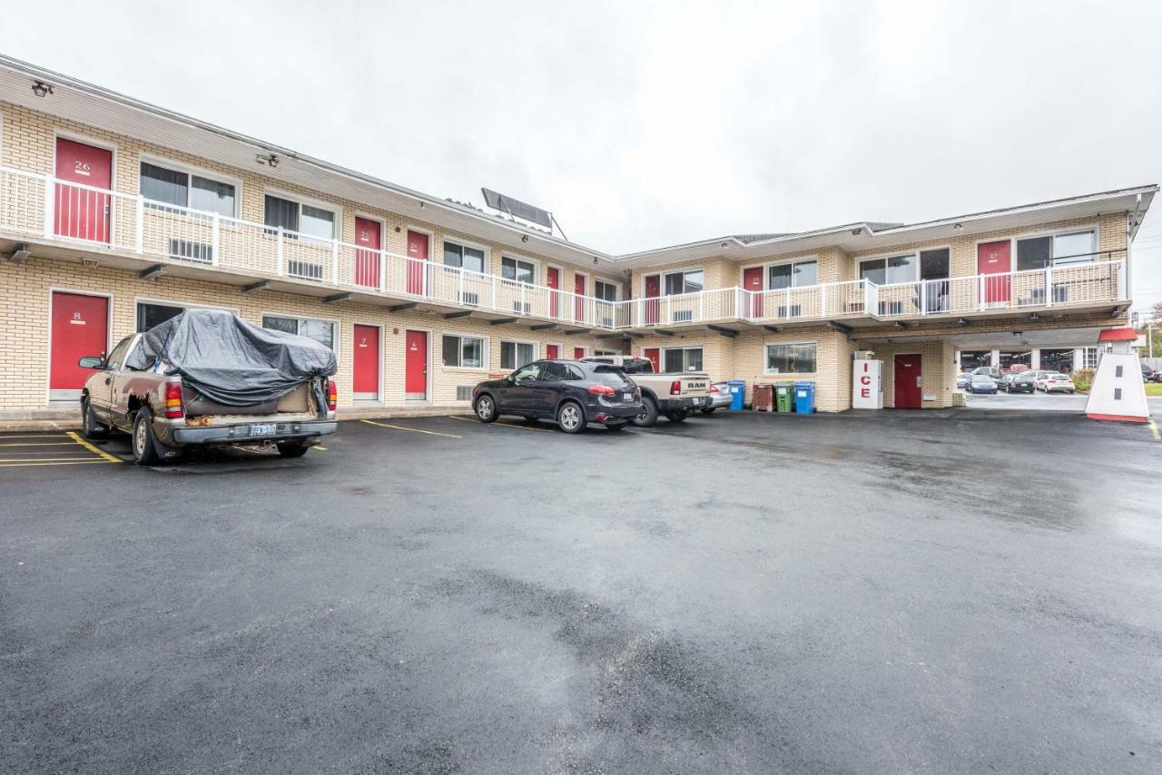 Lake City Motel Дартмут Экстерьер фото